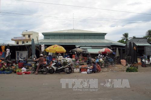 Nhiều tiểu thương chưa đồng tình ngừng kinh doanh tại chợ Tấn Tài